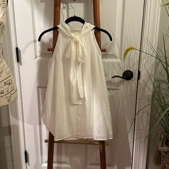 Calvin Klein Women’s Sleeveless Blouses in Pink and Cream, Size 16 NWT - Picture 2 of 16